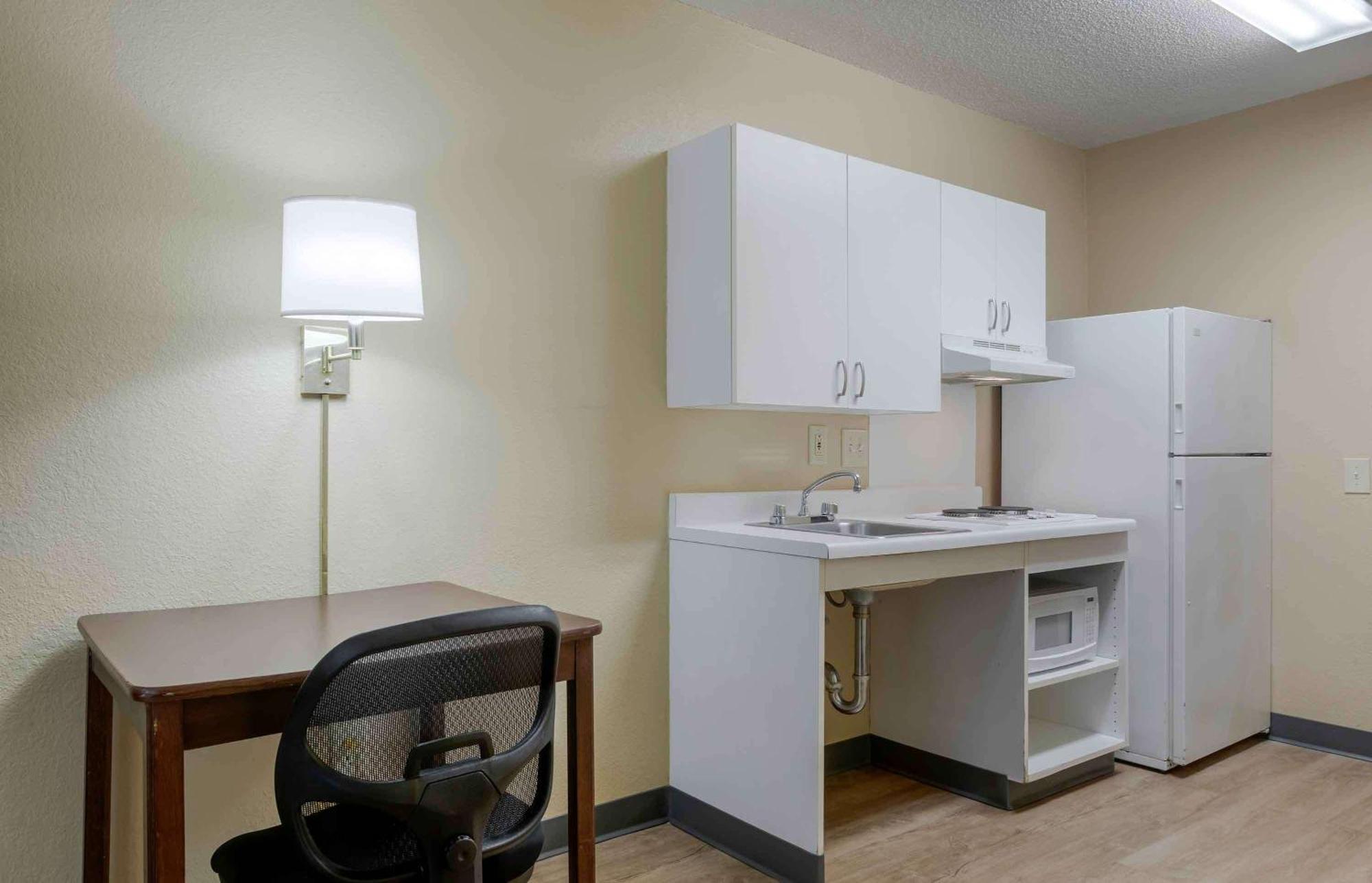 Extended Stay America Suites - Detroit - Canton Exteriör bild