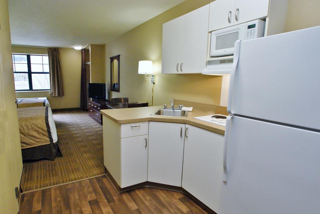 Extended Stay America Suites - Detroit - Canton Exteriör bild